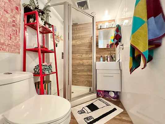 Rented by Pear NYC LLC | media 4