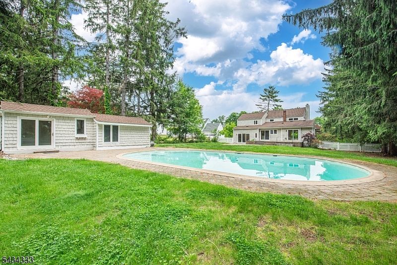 1st image of 163 Sand Spring Rd