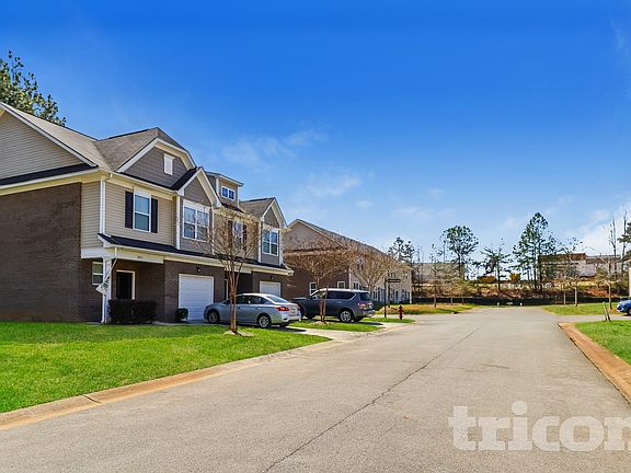 3rd image of 2062 Aragon Ln