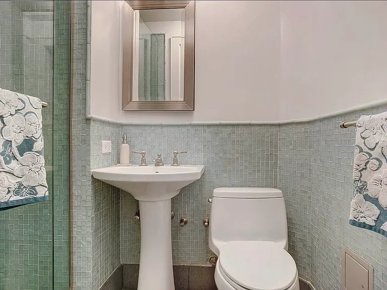 170 E 77th St #2B — Photo 11