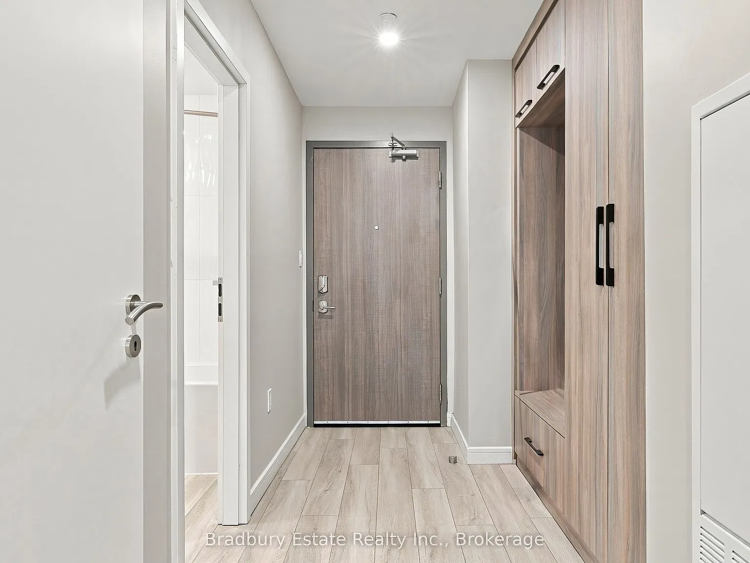 Marquee Residence — Photo 4
