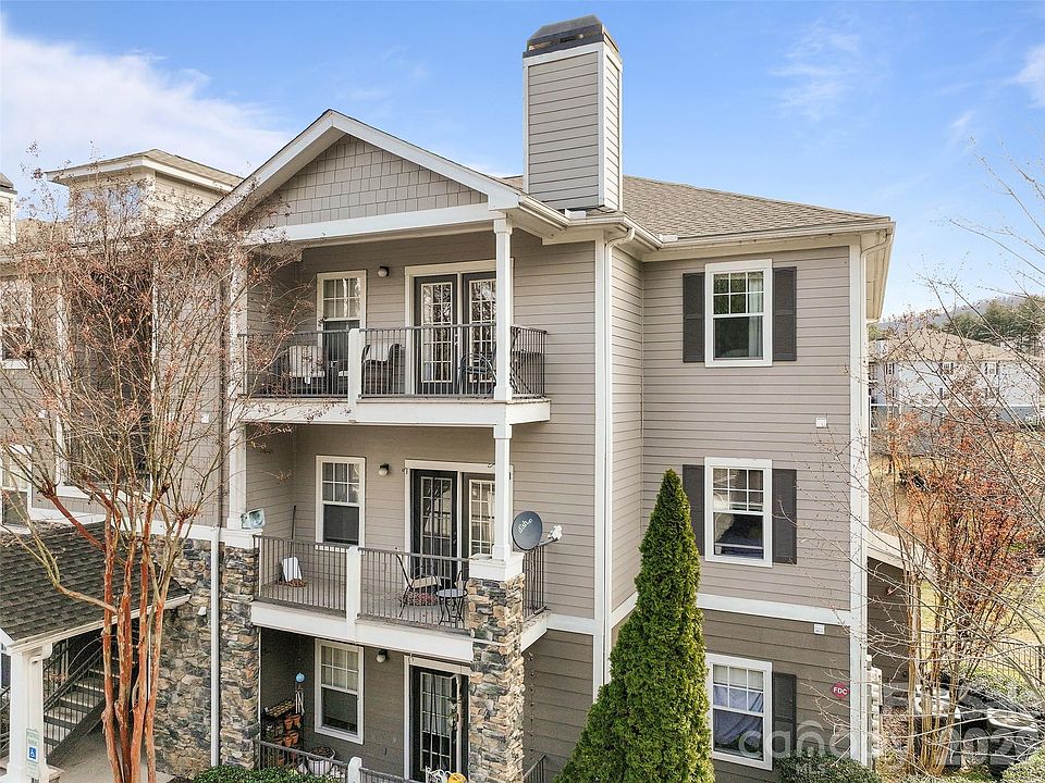 1st image of 900 Vista Lake Dr APT 301
