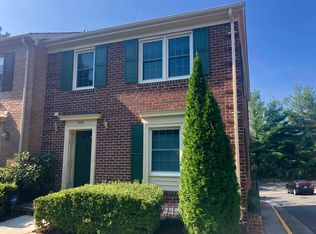 3049 Federal Hill Dr, Falls Church, VA 22044