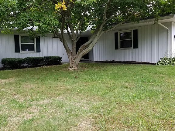 3rd image of 171 Concord Dr