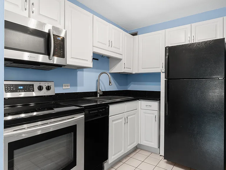 2728 N Hampden Ct #301E — Photo 6
