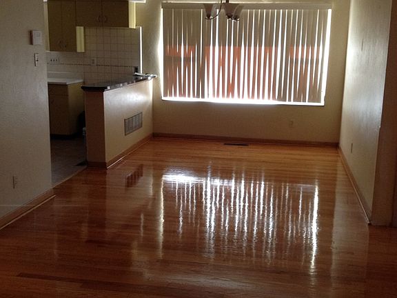 3rd image of 9236 Shadydale Dr