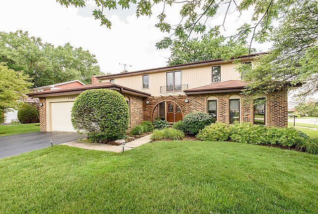 1st image of 1385 Montgomery Dr