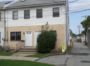 1 Corliss Ave, Morrisville, PA 19067