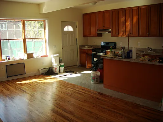 Rented by Avanguard Realty Corp | media 2