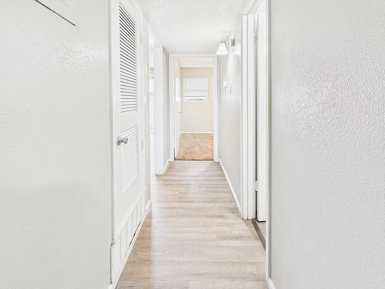 Tanglewood Apartments — Photo 42