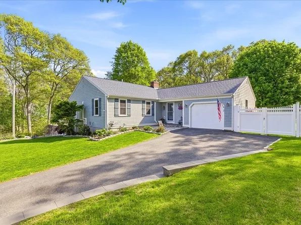 9 Woodridge Rd, East Sandwich, MA 02537