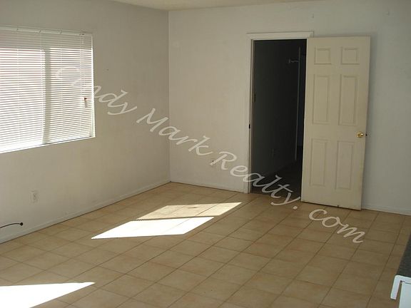 3rd image of 6042 Ocotillo Ave