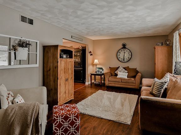 5th image of 883 Brightside Ct