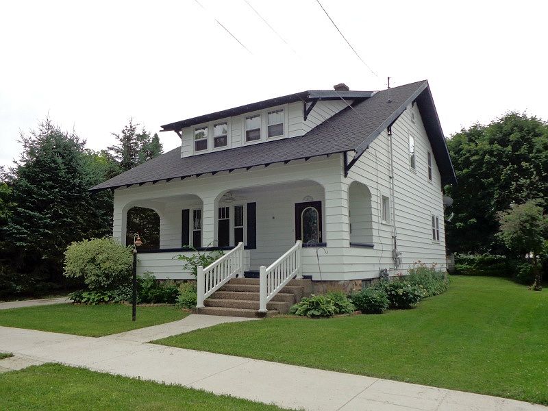 1st image of 417 E Smith St