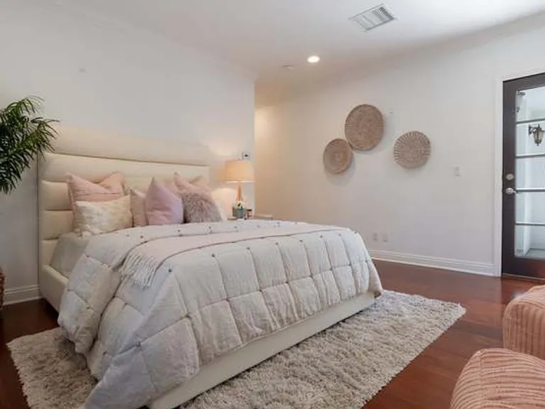 1050 Roxbury Rd — Photo 19