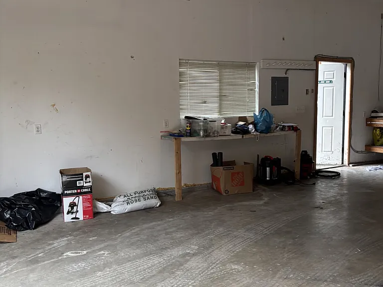 Alexander Rd — Photo 2