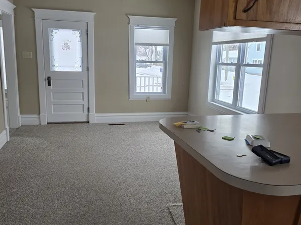 302 N Walnut St, Fairbank, IA 50629