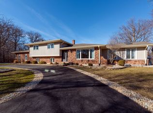 329 Montclare Ln, Wood Dale, IL 60191