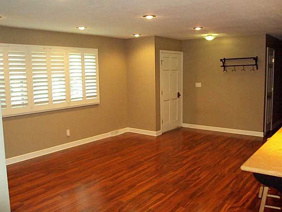 5th image of 830 Lodge Dr