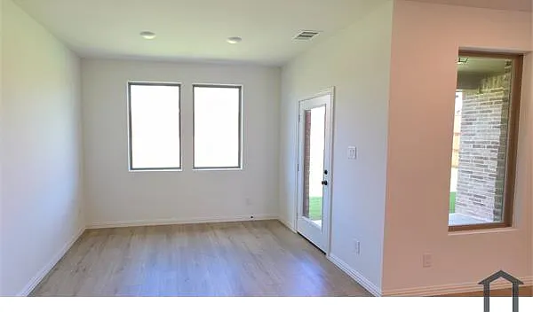 1609 Glacier Dr — Photo 6