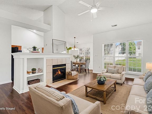 3rd image of 11709 Black Maple Ave