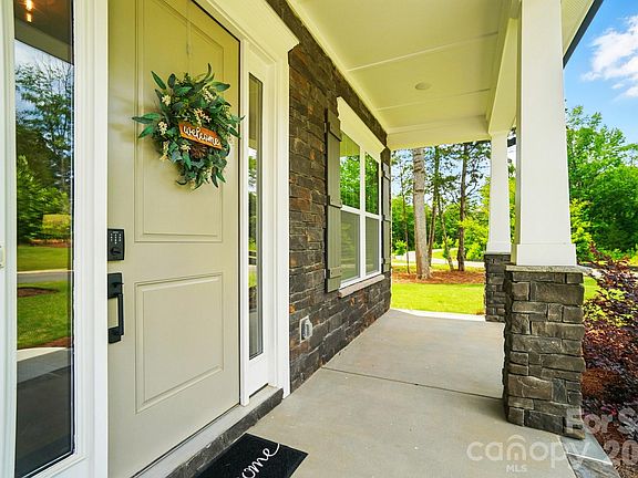 4th image of 7818 Russell Rd