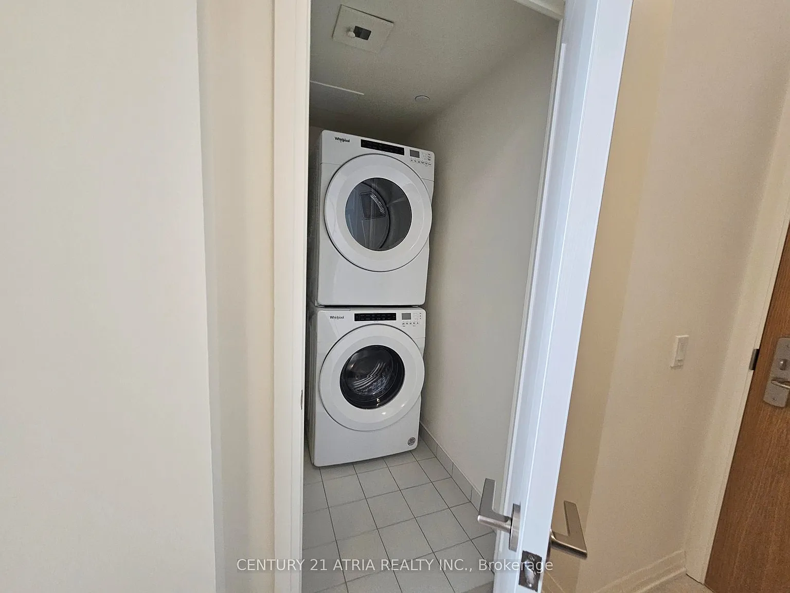 2 bed, $2,400 — Photo 4