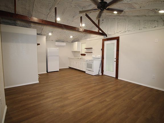 5th image of 213 N Waldrip St