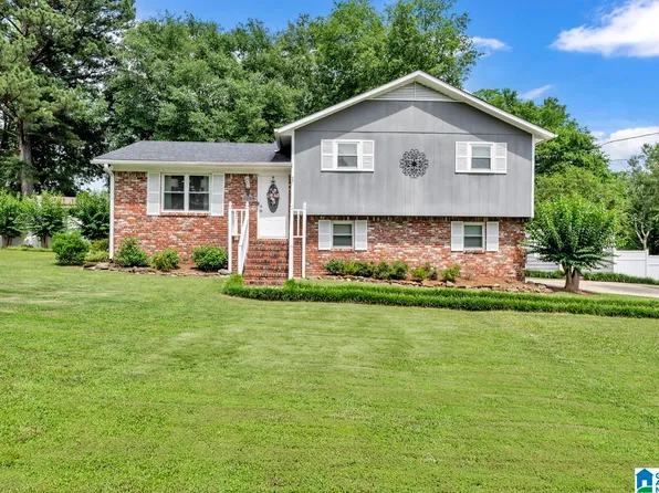 3303 Carousel Dr, Fultondale, AL 35068