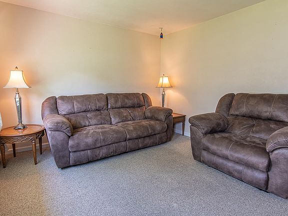 3rd image of 4629 Long Acre Dr NE