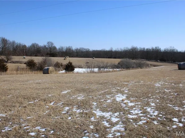 9 Highway 24, Madison, MO 65263