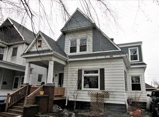 913 Prospect Pl, Port Huron, MI 48060
