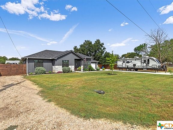 3rd image of 419 Brandenburg Ln