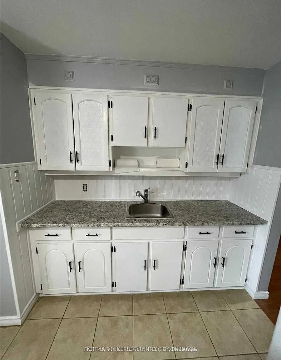 3 bed, $2,400 — Photo 4