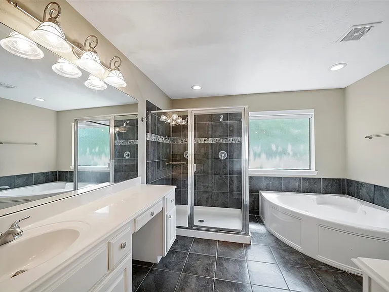 5830 Petty St — Photo 11