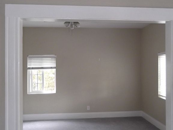 4th image of 1153 W 37th Pl #1