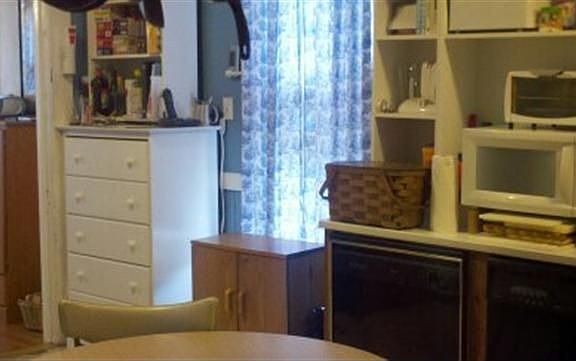 2nd image of 621 E Rose St