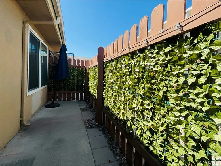 4723 Jackson St — Photo 12
