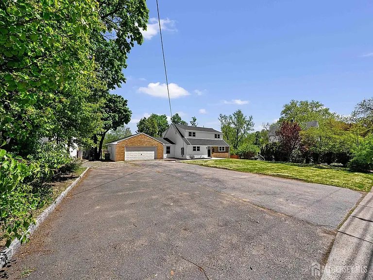 3 Meadow Rd #1 — Photo 11