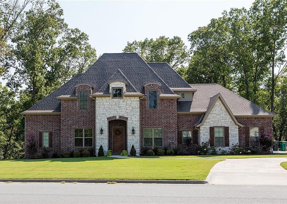 1st image of 1458 Le Chesnay Dr
