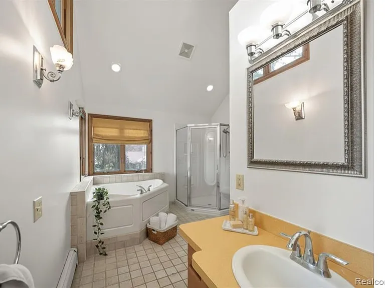 7028 Terrell St — Photo 38