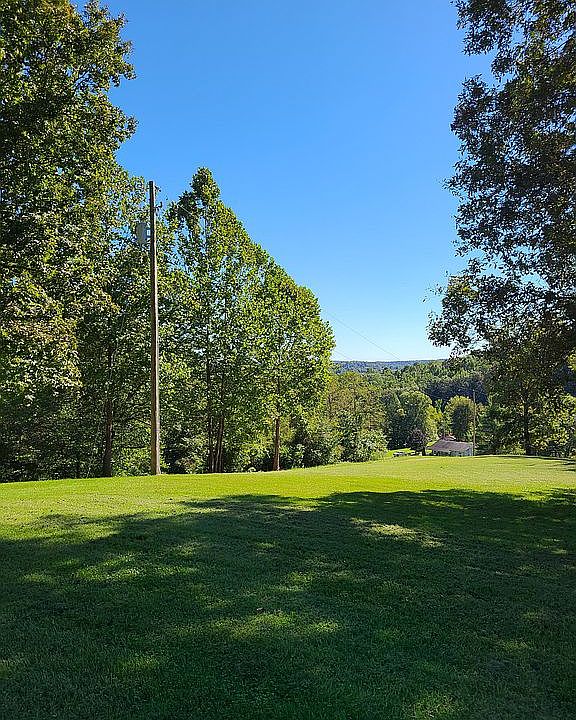 2nd image of 46640 Farley Dr