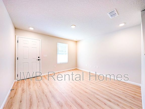 3rd image of 4296 Gilbert St