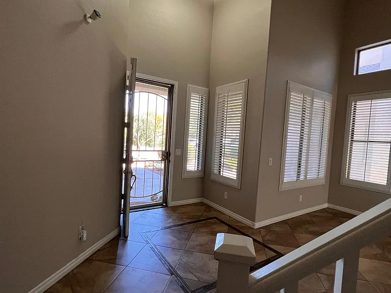 4601 W Donner Dr — Photo 2