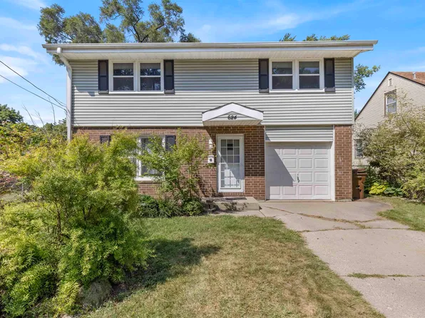 624 Bohm Ave, Rockford, IL 61107