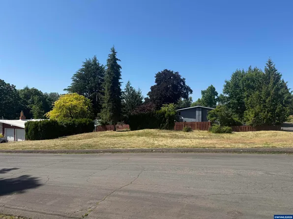 1361 W Way NW, Salem, OR 97304