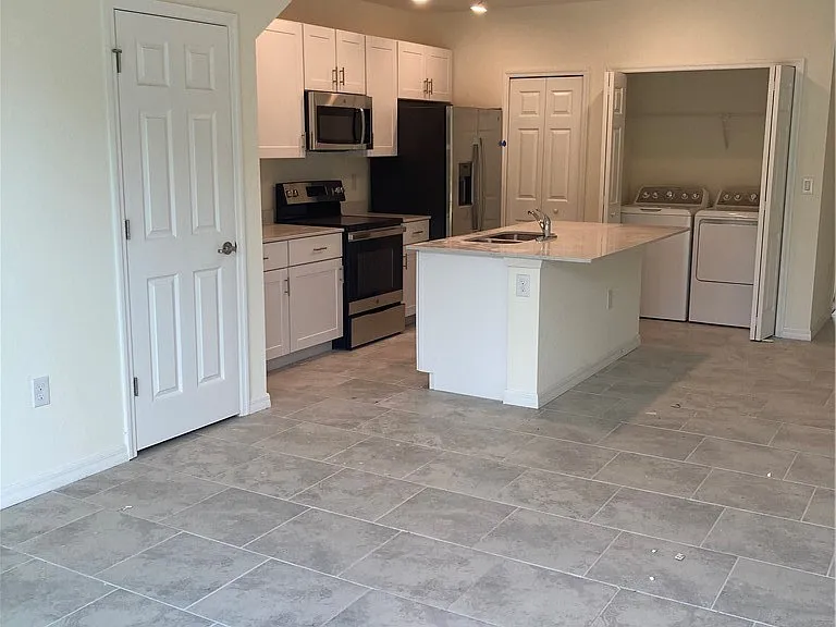 14032 Oviedo Pl — Photo 2
