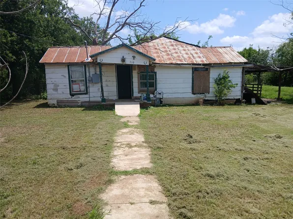 710 E Mesquite St, Coleman, TX 76834