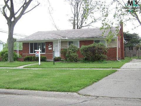 1st image of 25043 Pierce St