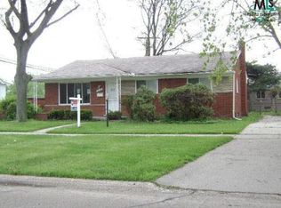 25043 Pierce St, Southfield, MI 48075